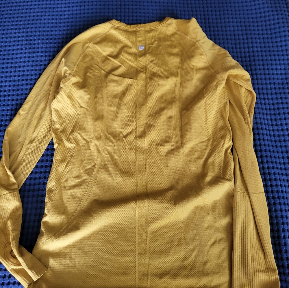 Lululemon - Picture 3 of 5